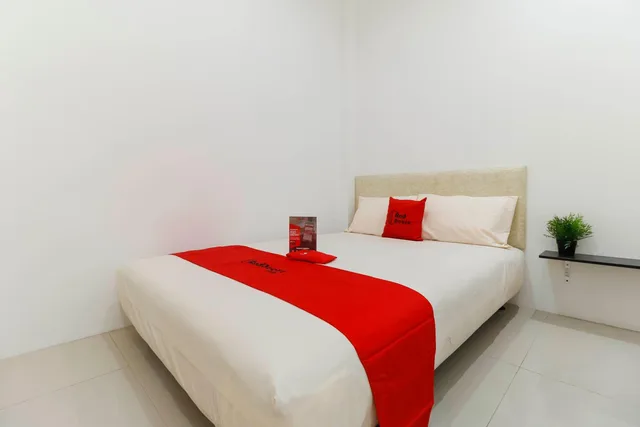 Reddoorz, Double Bed، Reddoorz Plus Kapuk Business Park 3/10
