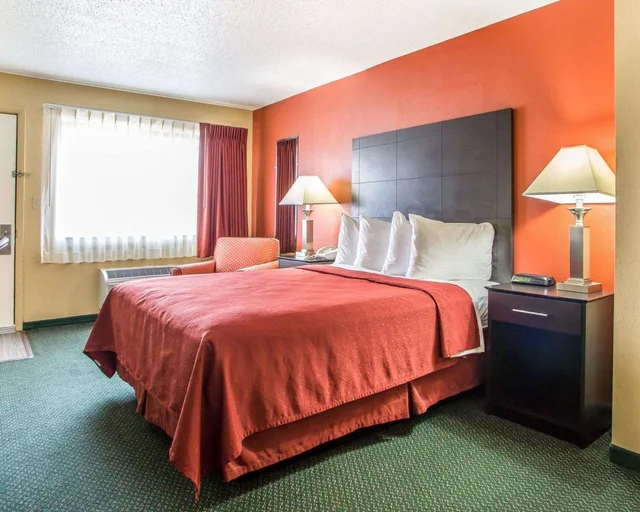 غرفة بسرير كوين، Quality Inn Morton at I-74 2/5