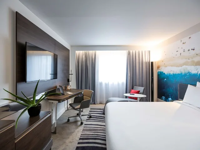 Executive, Double Bed, Sofa, Novotel Bordeaux Centre 5/9