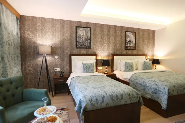 غرفة ثلاثية بسرير مزدوج وسرير فردي، Cebeci Grand Hotel 3/5