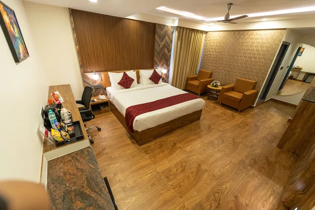 غرفة تنفيذية بسرير كينج، Clarks Inn Airport Hotel Bangalore 2/3
