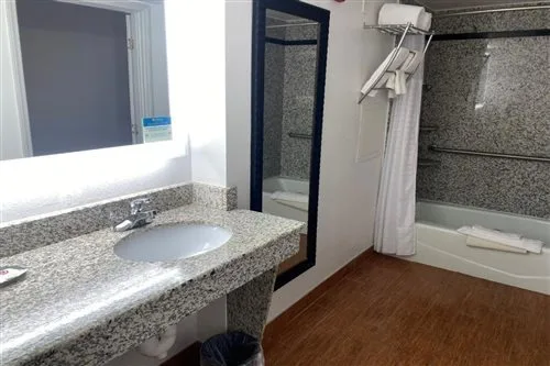 غرفة بسريرين كوين، Comfort Inn Hickory Conover 1/1