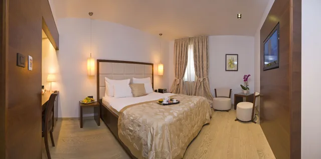 غرفة ديلوكس بسرير مزدوج، Marmont Heritage Hotel 4/10