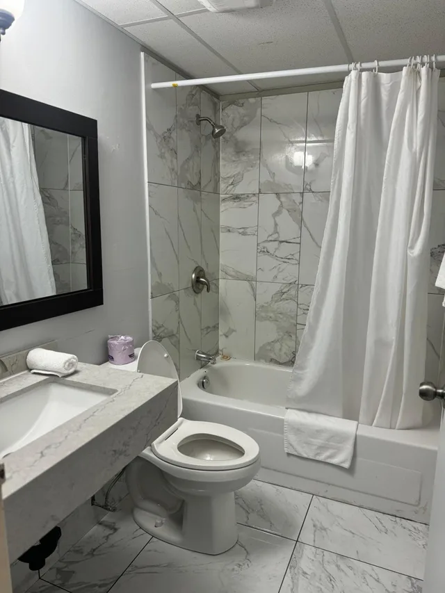 استوديو بسرير كوين، Niagara Lodge Suites 9/9