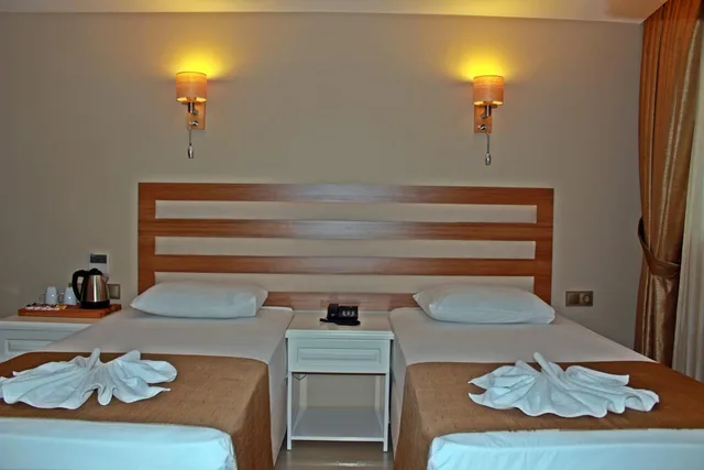 Room, Double or Twin Bed, Lateral Side Sea View، Feza Otel 9/10