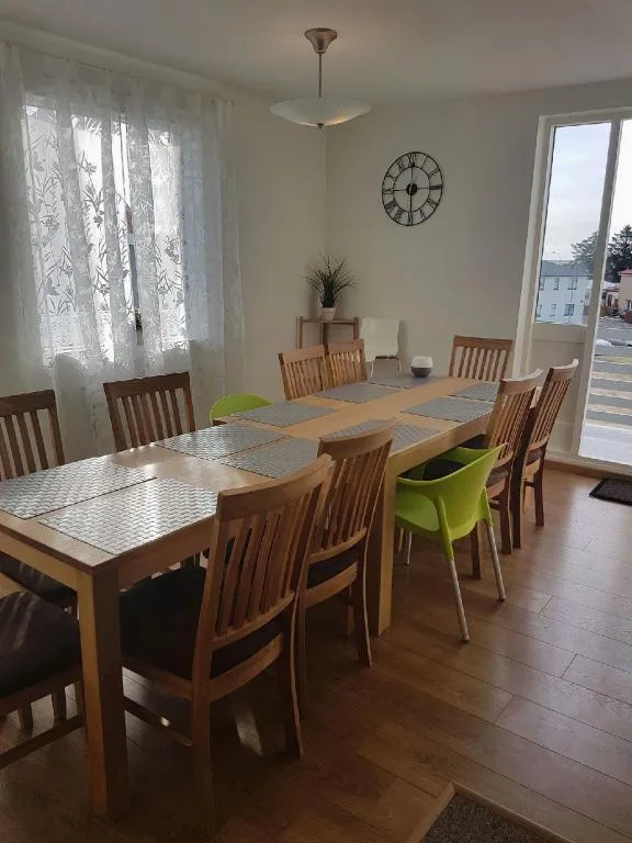 غرفة بسرير كوين وسرير فردي بحمام مشترك، Höfn Guesthouse 1/1