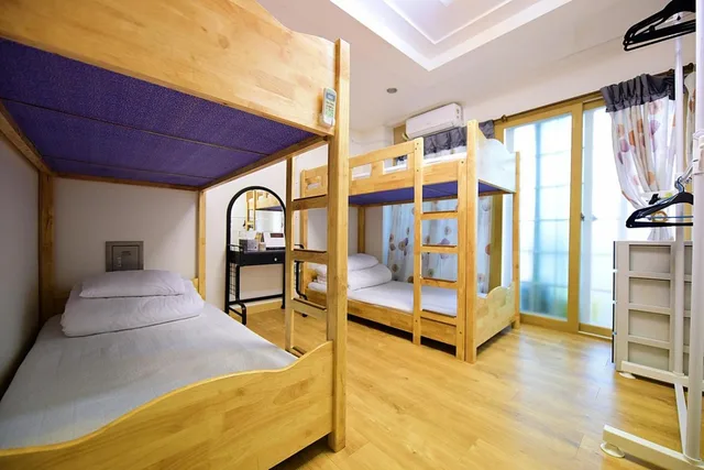 سكن مشترك بأربعة أسرّة للنساء، Ganderak Guesthouse - Hostel 1/3