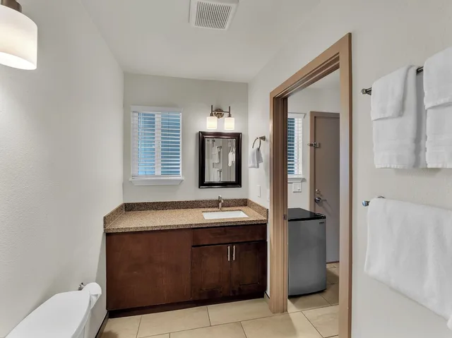 غرفة سوبيريور بسرير كينج بإطلالة على الجبل، Castle Waimea Country Lodge 10/10