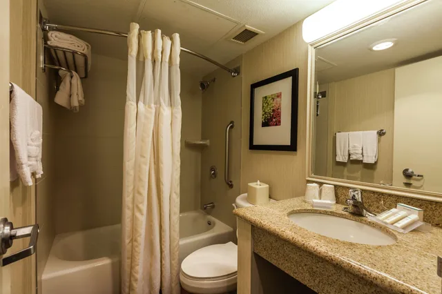 غرفة قياسية بسريرين مزدوجين، DoubleTree by Hilton Phoenix Midtown 5/8