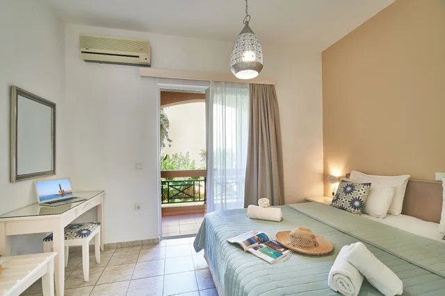 1 Bedroom, Apartment, King Bed, Sofa, 2 Balconies, Ground Floor، Solon Apartments 6/10