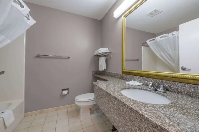غرفة قياسية بسريرين كوين، Motel6 Dawsonville, GA - North GA Premium Outlets 3/4