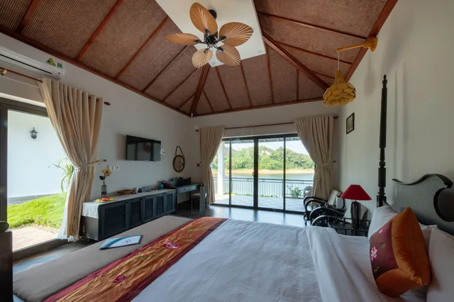 Grand, Villa, King Bed, Lake Side, Lake View, Phong Nha Lake House 6/10