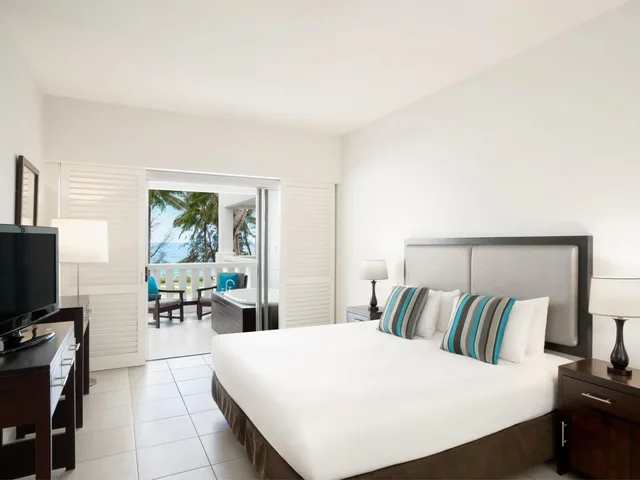 Ocean, Spa, Queen Bed، Peppers Beach Club & Spa Palm Cove 1/5