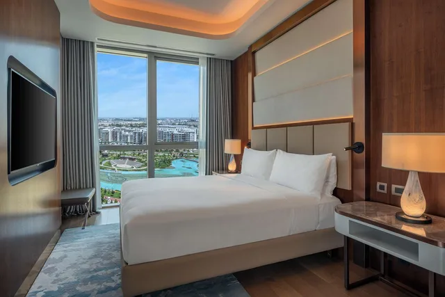 King Corner One Bedroom Suite Park View، Hilton Tashkent City Tashkent 1/2