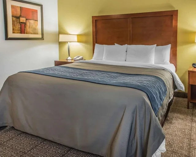 غرفة قياسية بسرير كوين، Quality Inn Belle Vernon, PA 1/2