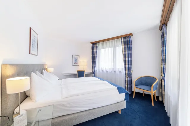 جناح بسرير مزدوج مع أريكة، Turmhotel Victoria 3/10