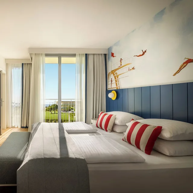 غرفة سوبيريور عائلية بسرير كينج وسريرين منفصلين بشرفة، Falkensteiner Family Hotel Diadora 1/7