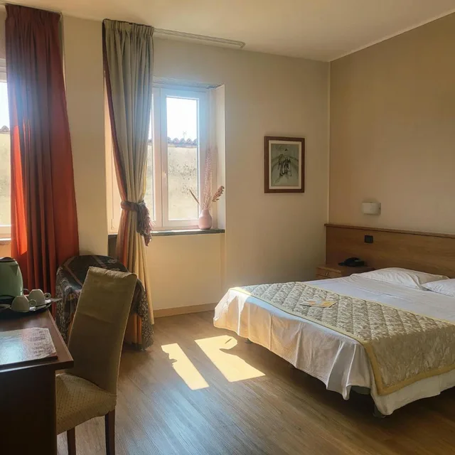 غرفة ديلوكس ثلاثية، Hotel Lux 1/10