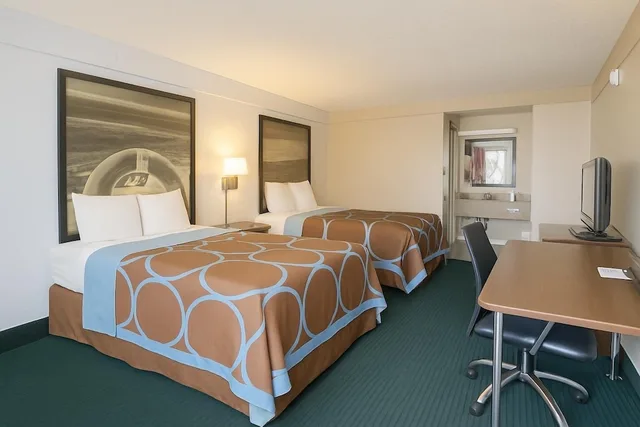 غرفة بسريرين مزدوجين، Super 8 By Wyndham Lantana West Palm Beach 2/10
