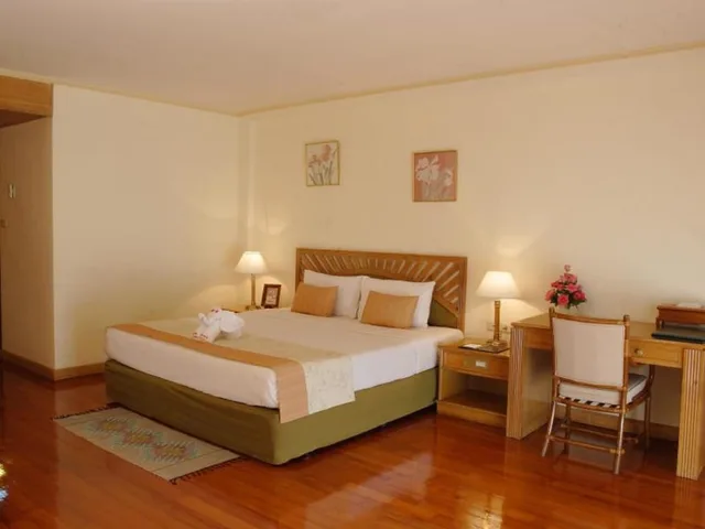 غرفة ديلوكس بسرير كينج بإطلالة على المسبح، Imperial Mae Hong Son Resort 2/6