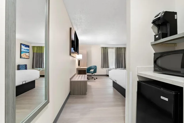 غرفة قياسية بسرير كينج، Quality Inn Sandersville 6/6