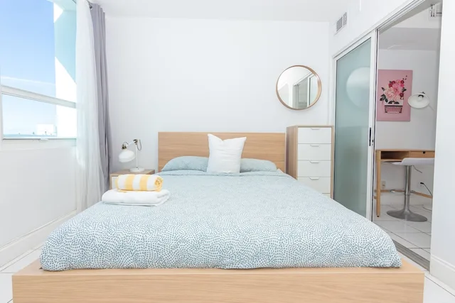 Premier, Studio, Suite, Girasole Apartments 6/10