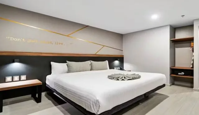 غرفة ديلوكس بسرير كينج، Hotel Bedford 1/1