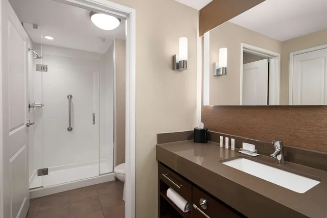 Suite, King Bed, Corner, Homewood Suites Springfield Va 2/6