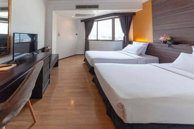 غرفة تنفيذية بسريرين منفصلين، Holiday Garden Hotel And Resort 1/2