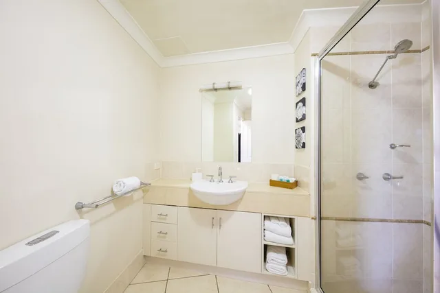 2 Bedrooms, Apartment, Queen and Twin Beds, Water View، Jack Newell Holiday Apartments 10/10
