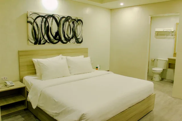 جناح بسرير كينج، Mabolo Royal Hotel 1/5