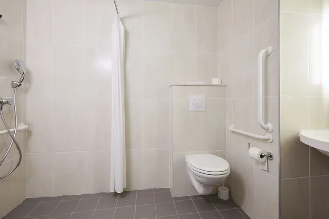 غرفة بسرير مزدوج لذوي الإعاقة، B&B HOTEL Avignon 1 4/6