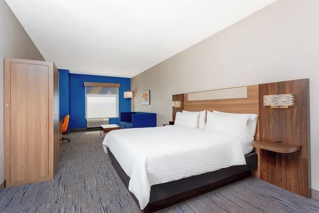 Standard, Queen Bed, Accessible, Holiday Inn Express Hotel And Suites Florida City Gateway To Keys 1/9
