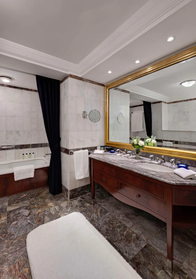 Deluxe, Double Bed, with View, Ciragan Palace Kempinski Istanbul 5/5