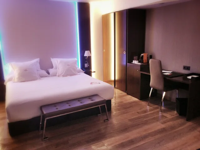 غرفة سوبيريور بسرير كينج بشرفة، MB BOUTIQUE HOTEL 2/10