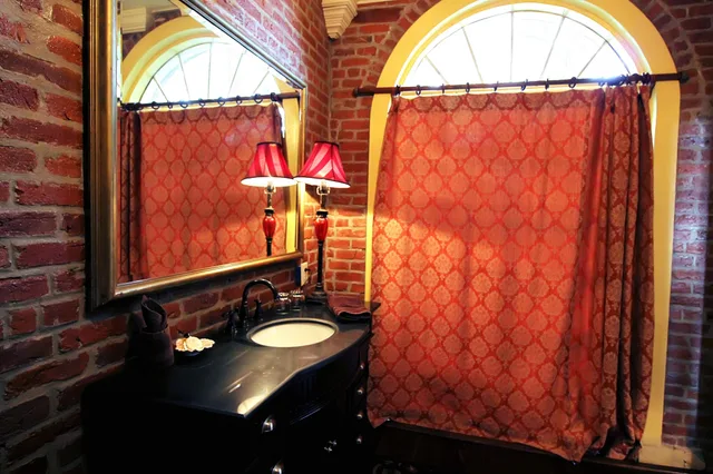 جناح جونيور بسرير كينج بشرفة، The Olivier House Hotel 7/7