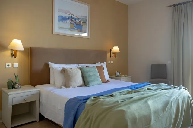 جناح مع أريكة لذوي الإعاقة، GRAND BAY BEACH RESORT KOLYMBARI 3/5
