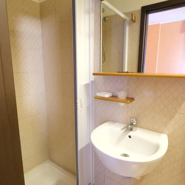 Room, Double Bed, Hotel Lugano 9/10