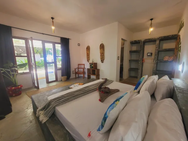 Deluxe, Double Bed, Balcony, Garden Beach Bungalows 2/10