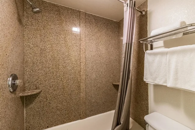 غرفة قياسية بسريرين مزدوجين للمدخنين، Motel6 Grove City, OH 7/8