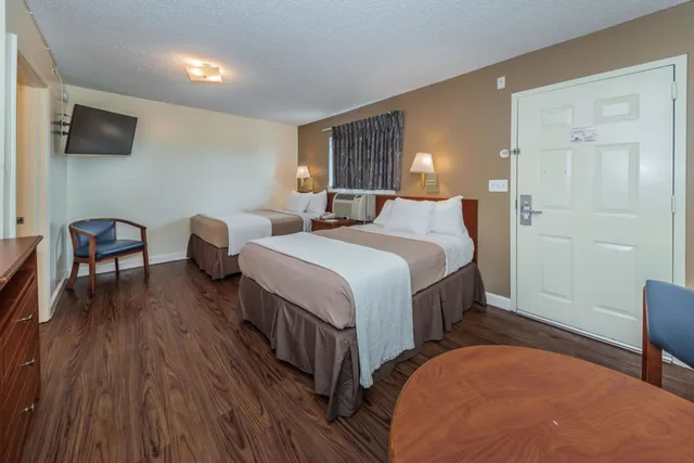 Upgrade, 2 Double Beds, Kitchen، Suburban Extended Stay Clearwater 2/4