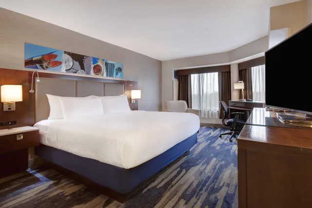 Room, King Bed, Accessible, Crowne Plaza Auburn Hills 10/10