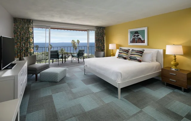 غرفة بسرير كينج وسرير كوين بإطلالة على البحر، La Jolla Cove Suites 1/2
