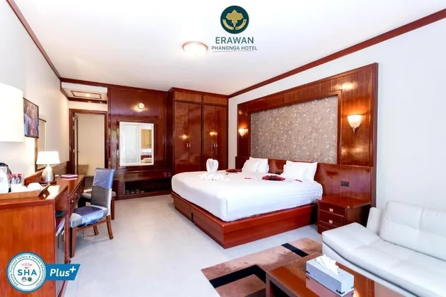 Junior Suite, Double Bed, Pool Front، Erawan Hotel 4/10