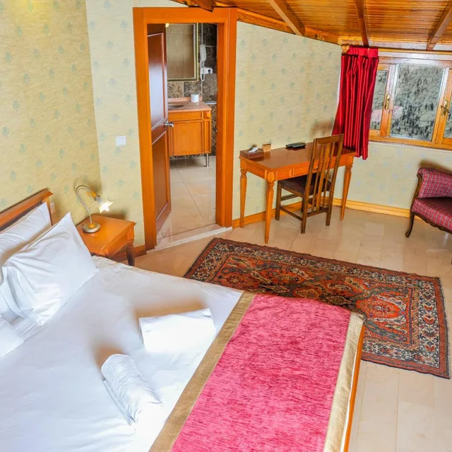 غرفة بسرير كينج بإطلالة على البحر، Erguvan Hotel 4/7