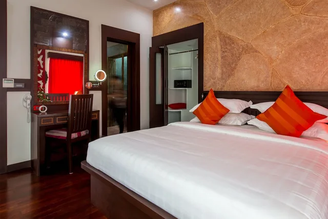 Privilege, Suite, Villa, King Bed, Sofa, Privilege Pool, De Sarann Villa 2/10