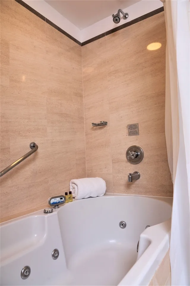 جناح جونيور بسرير كينج، SHERATON SALTA HOTEL 8/8