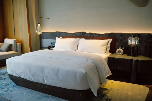 غرفة تنفيذية بسرير كينج بإطلالة على المدينة، The Westin Yantai 2/5