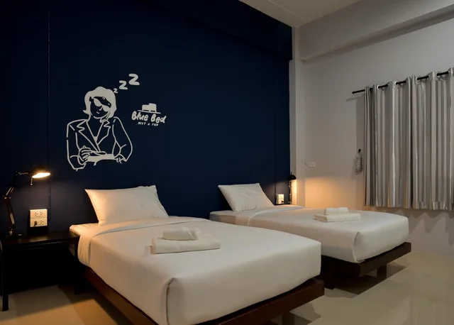 غرفة بسريرين منفصلين، Blue Bed Hotel 2/4