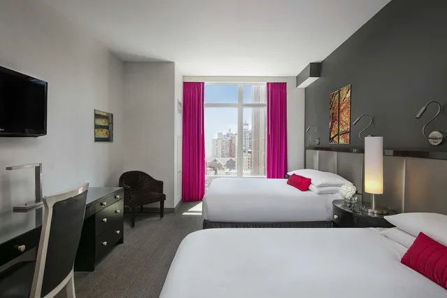 غرفة سوبيريور بسريرين كوين، Royalton Park Avenue 3/4